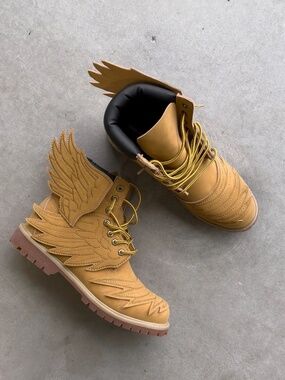 Bravest Studios WING BOOTS Brand New with Box